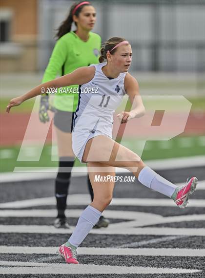 Thumbnail 2 in Georgetown vs. Hendrickson (UIL Soccer 5A Region 3 Regional Final) photogallery.