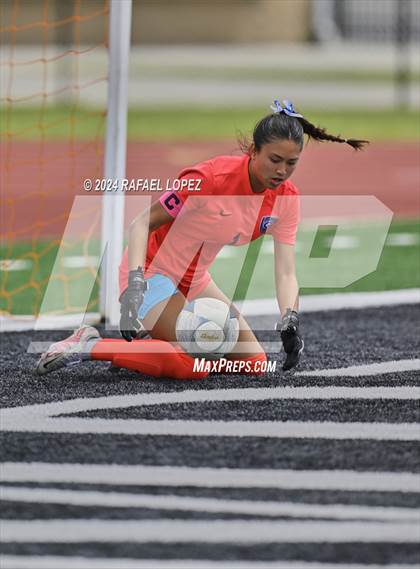 Thumbnail 2 in Georgetown vs. Hendrickson (UIL Soccer 5A Region 3 Regional Final) photogallery.
