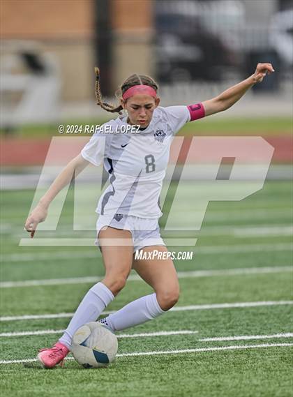 Thumbnail 2 in Georgetown vs. Hendrickson (UIL Soccer 5A Region 3 Regional Final) photogallery.