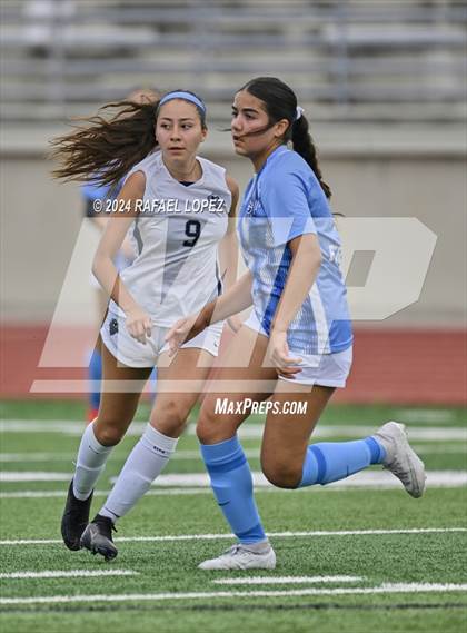 Thumbnail 1 in Georgetown vs. Hendrickson (UIL Soccer 5A Region 3 Regional Final) photogallery.