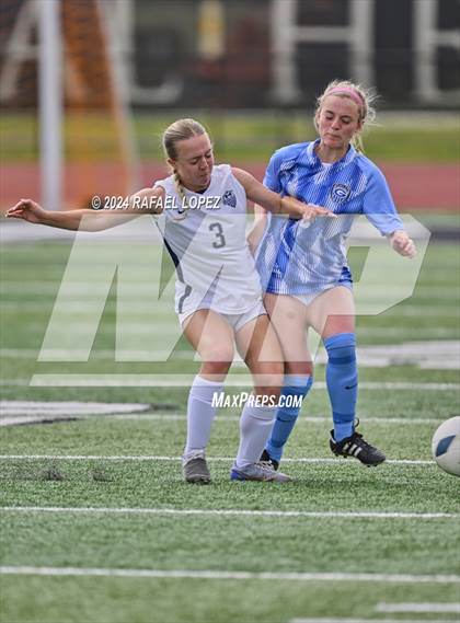 Thumbnail 3 in Georgetown vs. Hendrickson (UIL Soccer 5A Region 3 Regional Final) photogallery.