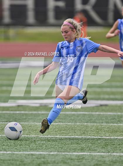 Thumbnail 2 in Georgetown vs. Hendrickson (UIL Soccer 5A Region 3 Regional Final) photogallery.