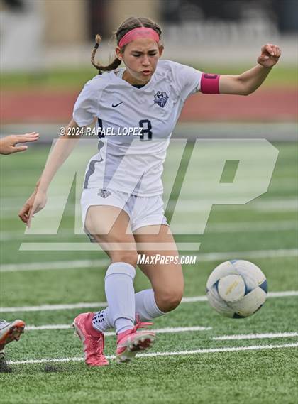 Thumbnail 3 in Georgetown vs. Hendrickson (UIL Soccer 5A Region 3 Regional Final) photogallery.