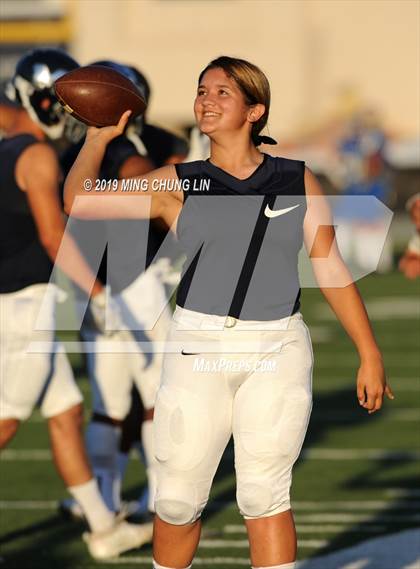 Thumbnail 2 in Mayfair vs. Santa Margarita photogallery.