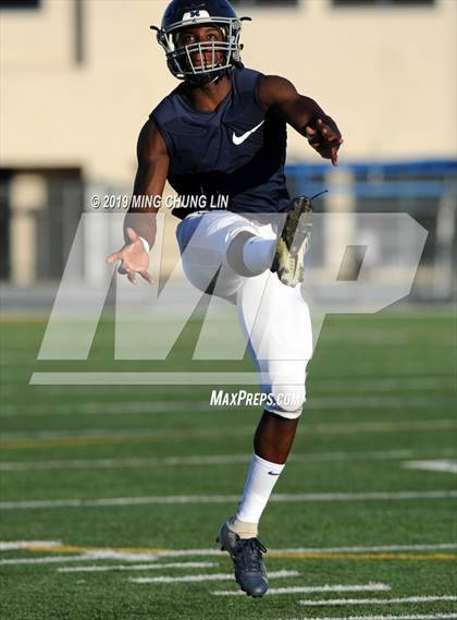 Thumbnail 3 in Mayfair vs. Santa Margarita photogallery.