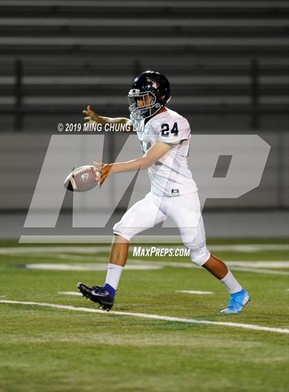 Thumbnail 3 in Mayfair vs. Santa Margarita photogallery.