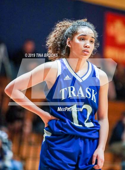 Thumbnail 3 in Croatan vs. Heide Trask photogallery.
