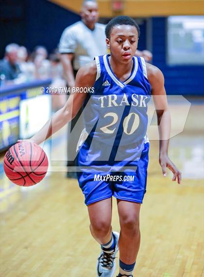 Thumbnail 2 in Croatan vs. Heide Trask photogallery.