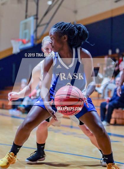 Thumbnail 1 in Croatan vs. Heide Trask photogallery.