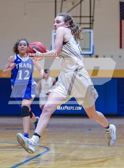 Thumbnail 3 in Croatan vs. Heide Trask photogallery.