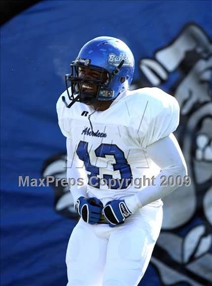 Thumbnail 1 in Aberdeen vs. Tylertown (MHSAA Class 3A Final) photogallery.