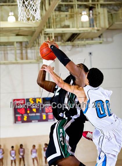 Thumbnail 2 in Skyline vs. Berkner photogallery.