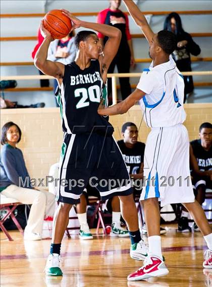Thumbnail 3 in Skyline vs. Berkner photogallery.