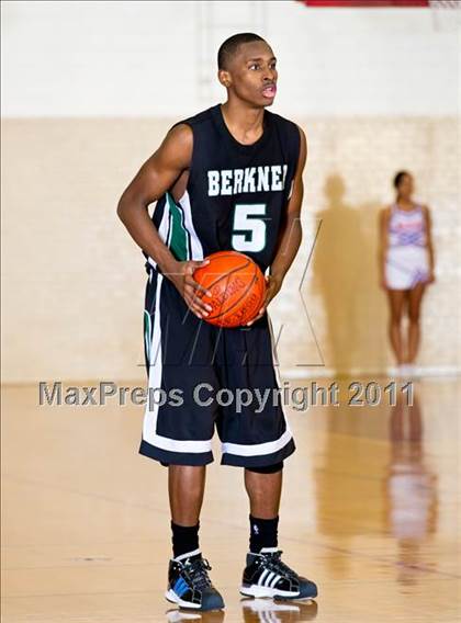 Thumbnail 1 in Skyline vs. Berkner photogallery.