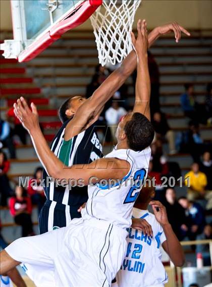Thumbnail 3 in Skyline vs. Berkner photogallery.