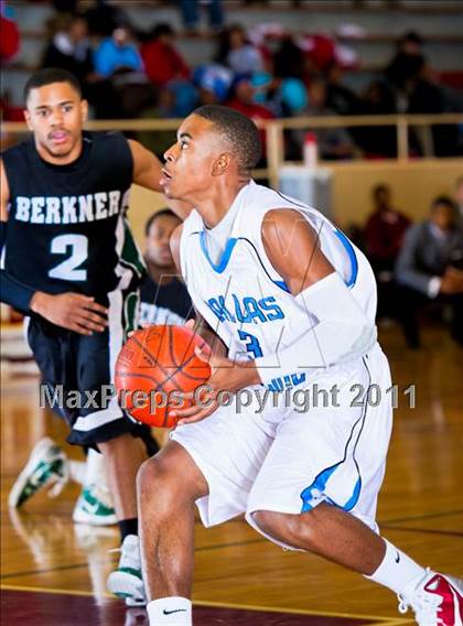Thumbnail 2 in Skyline vs. Berkner photogallery.