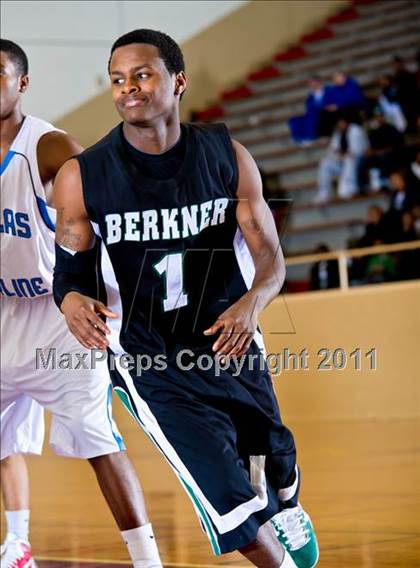 Thumbnail 3 in Skyline vs. Berkner photogallery.