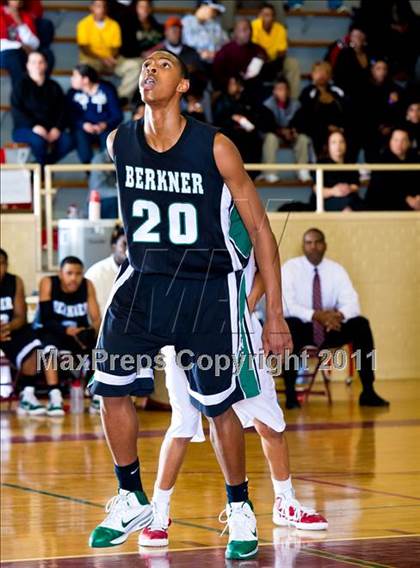 Thumbnail 2 in Skyline vs. Berkner photogallery.