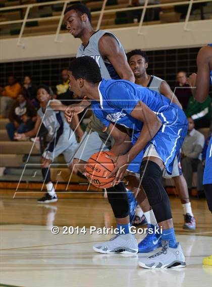 Thumbnail 2 in Phillips vs. Hyde Park (Saint Patrick Tournament) photogallery.
