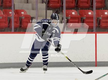 Thumbnail 2 in Wilton @ Warde/Ludlowe photogallery.