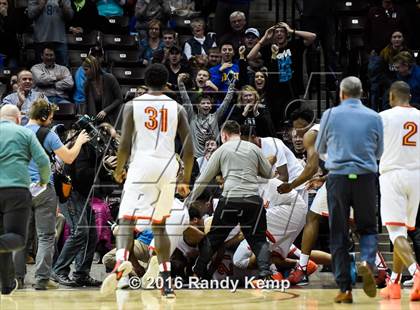 Thumbnail 1 in Oak Hill vs. Sierra Canyon (Bass Pro Tournament of Champions) photogallery.