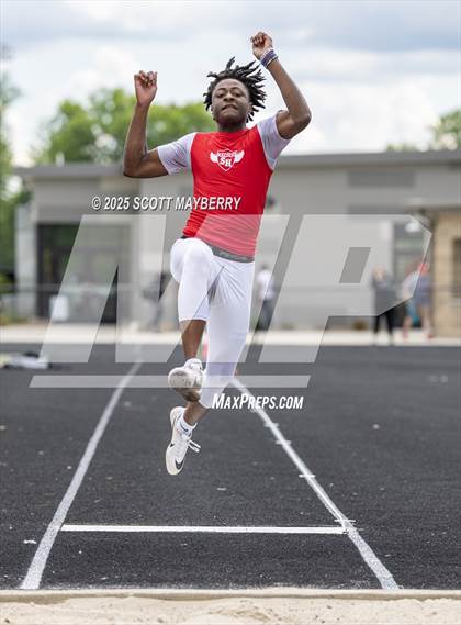 Thumbnail 3 in GCC Track & Field Championships (Day 1) photogallery.