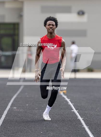 Thumbnail 1 in GCC Track & Field Championships (Day 1) photogallery.