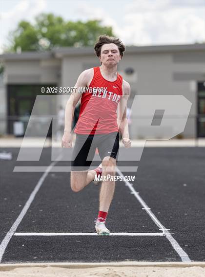 Thumbnail 3 in GCC Track & Field Championships (Day 1) photogallery.