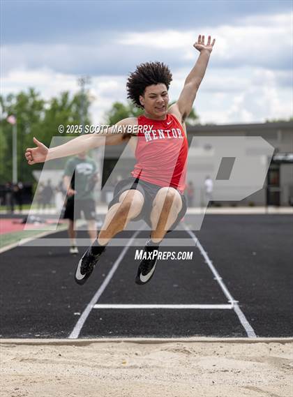 Thumbnail 1 in GCC Track & Field Championships (Day 1) photogallery.