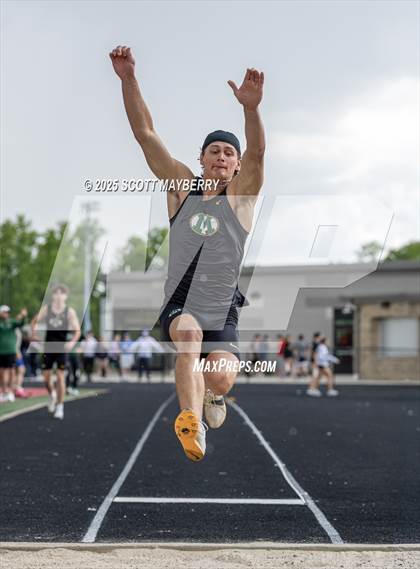 Thumbnail 2 in GCC Track & Field Championships (Day 1) photogallery.