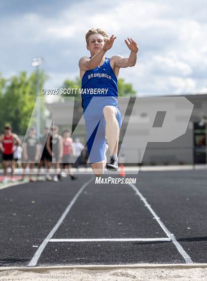 Thumbnail 3 in GCC Track & Field Championships (Day 1) photogallery.