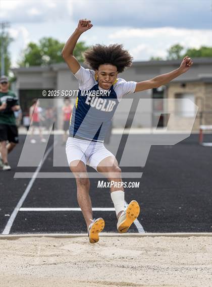 Thumbnail 1 in GCC Track & Field Championships (Day 1) photogallery.