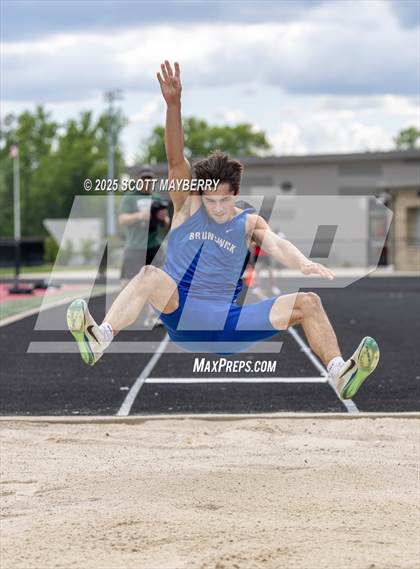Thumbnail 2 in GCC Track & Field Championships (Day 1) photogallery.