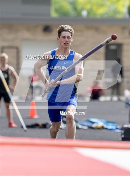 Thumbnail 3 in GCC Track & Field Championships (Day 1) photogallery.