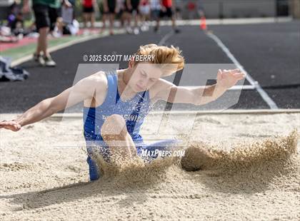 Thumbnail 2 in GCC Track & Field Championships (Day 1) photogallery.