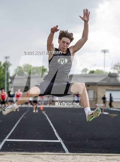 Thumbnail 1 in GCC Track & Field Championships (Day 1) photogallery.