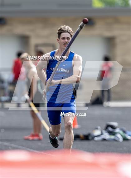 Thumbnail 3 in GCC Track & Field Championships (Day 1) photogallery.