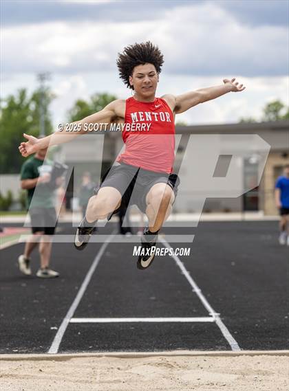 Thumbnail 2 in GCC Track & Field Championships (Day 1) photogallery.