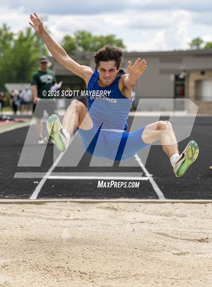 Thumbnail 3 in GCC Track & Field Championships (Day 1) photogallery.