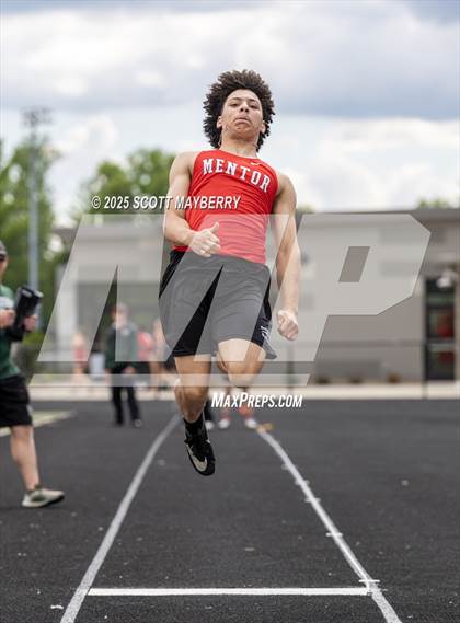 Thumbnail 1 in GCC Track & Field Championships (Day 1) photogallery.