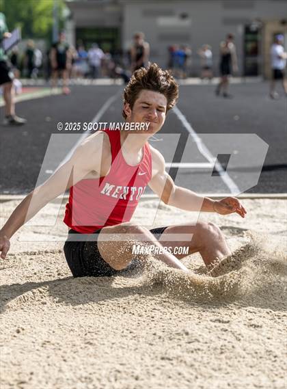 Thumbnail 1 in GCC Track & Field Championships (Day 1) photogallery.