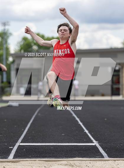 Thumbnail 1 in GCC Track & Field Championships (Day 1) photogallery.