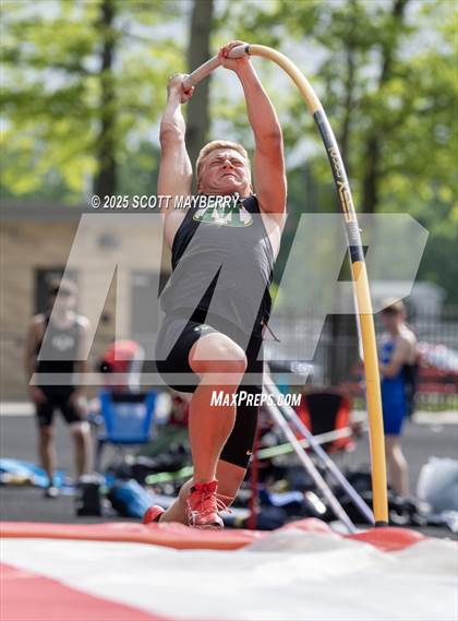 Thumbnail 1 in GCC Track & Field Championships (Day 1) photogallery.