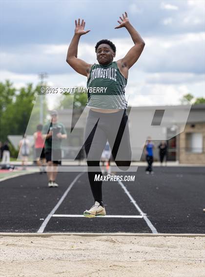 Thumbnail 1 in GCC Track & Field Championships (Day 1) photogallery.