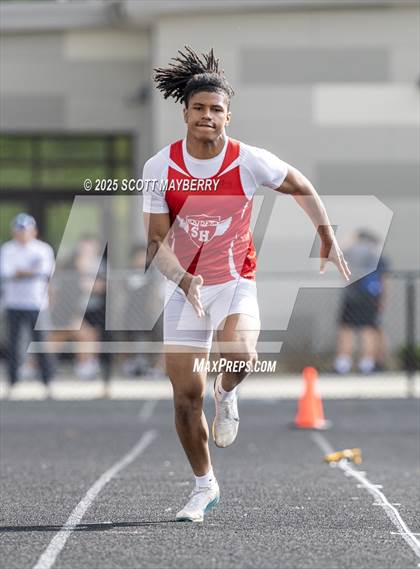 Thumbnail 2 in GCC Track & Field Championships (Day 1) photogallery.