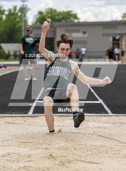 Thumbnail 1 in GCC Track & Field Championships (Day 1) photogallery.