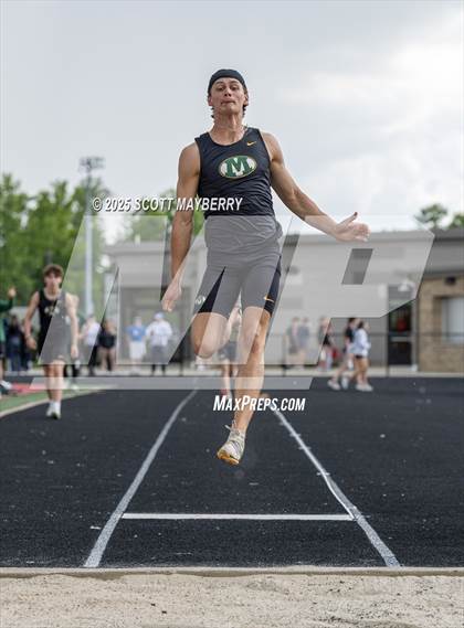 Thumbnail 3 in GCC Track & Field Championships (Day 1) photogallery.
