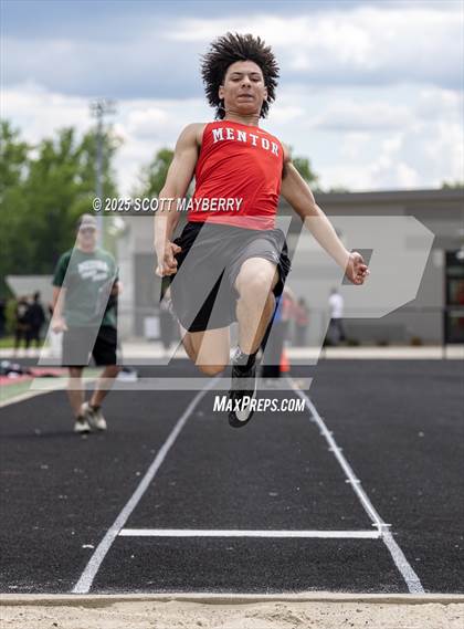 Thumbnail 3 in GCC Track & Field Championships (Day 1) photogallery.