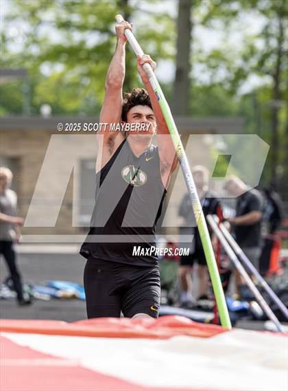 Thumbnail 2 in GCC Track & Field Championships (Day 1) photogallery.
