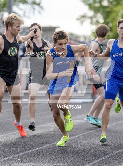 Thumbnail 2 in GCC Track & Field Championships (Day 1) photogallery.